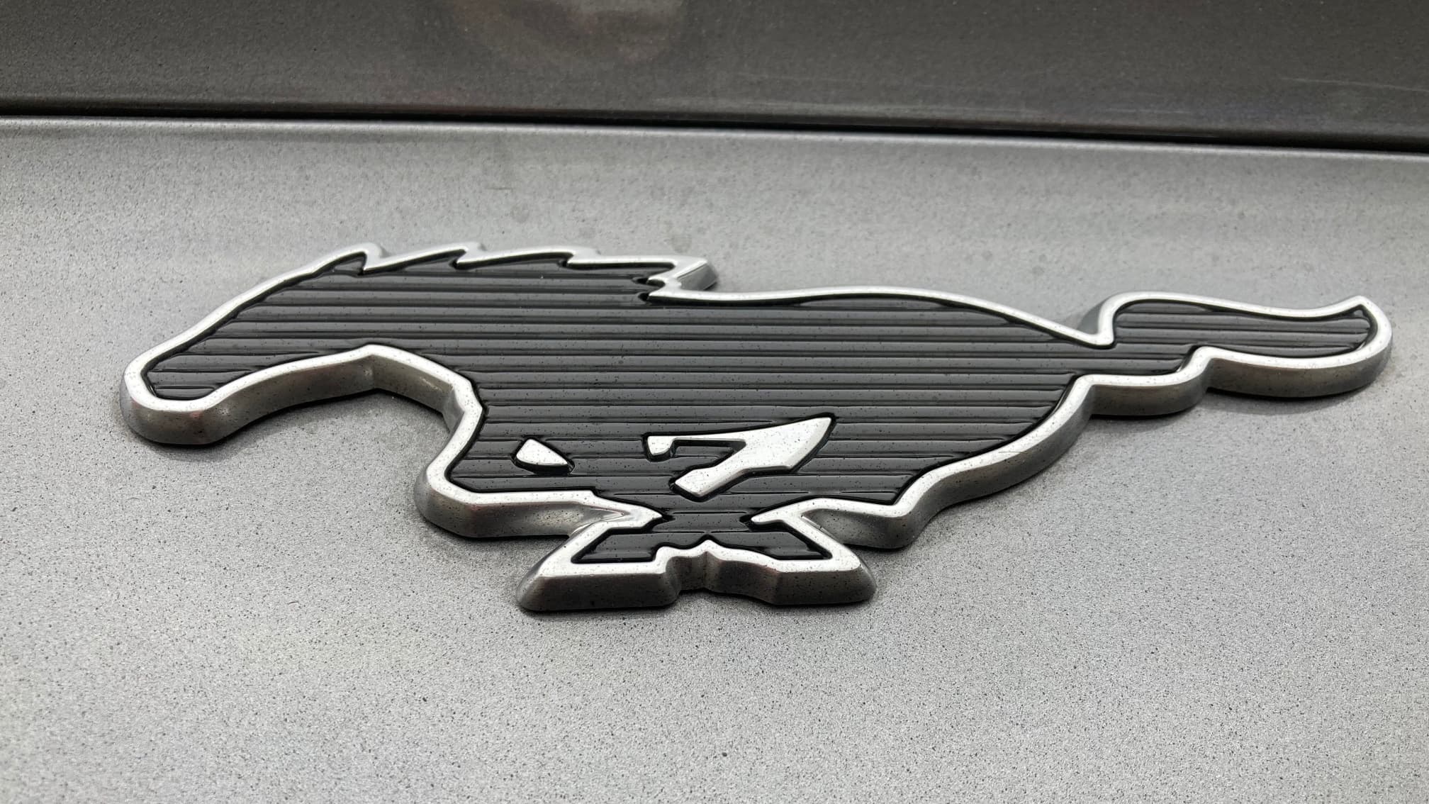 Ford s'est inspiré de la ligne, des codes esthétiques, de l'histoire de la Mustang pour ce premier modèle électrique. Pour en faire un modèle game-changer comme la Mustang thermique? Ford s'est inspiré de la ligne, des codes esthétiques, de l'histoire de la Mustang pour ce premier modèle électrique. Pour en faire un modèle game-changer comme la Mustang thermique?