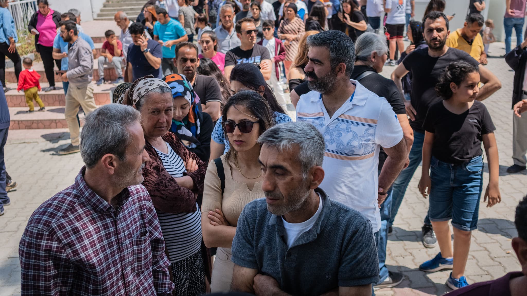 Les électeurs se pressent pour voter au premier tour de la présidentielle à Antakya, en Turquie, le 14 mai 2023