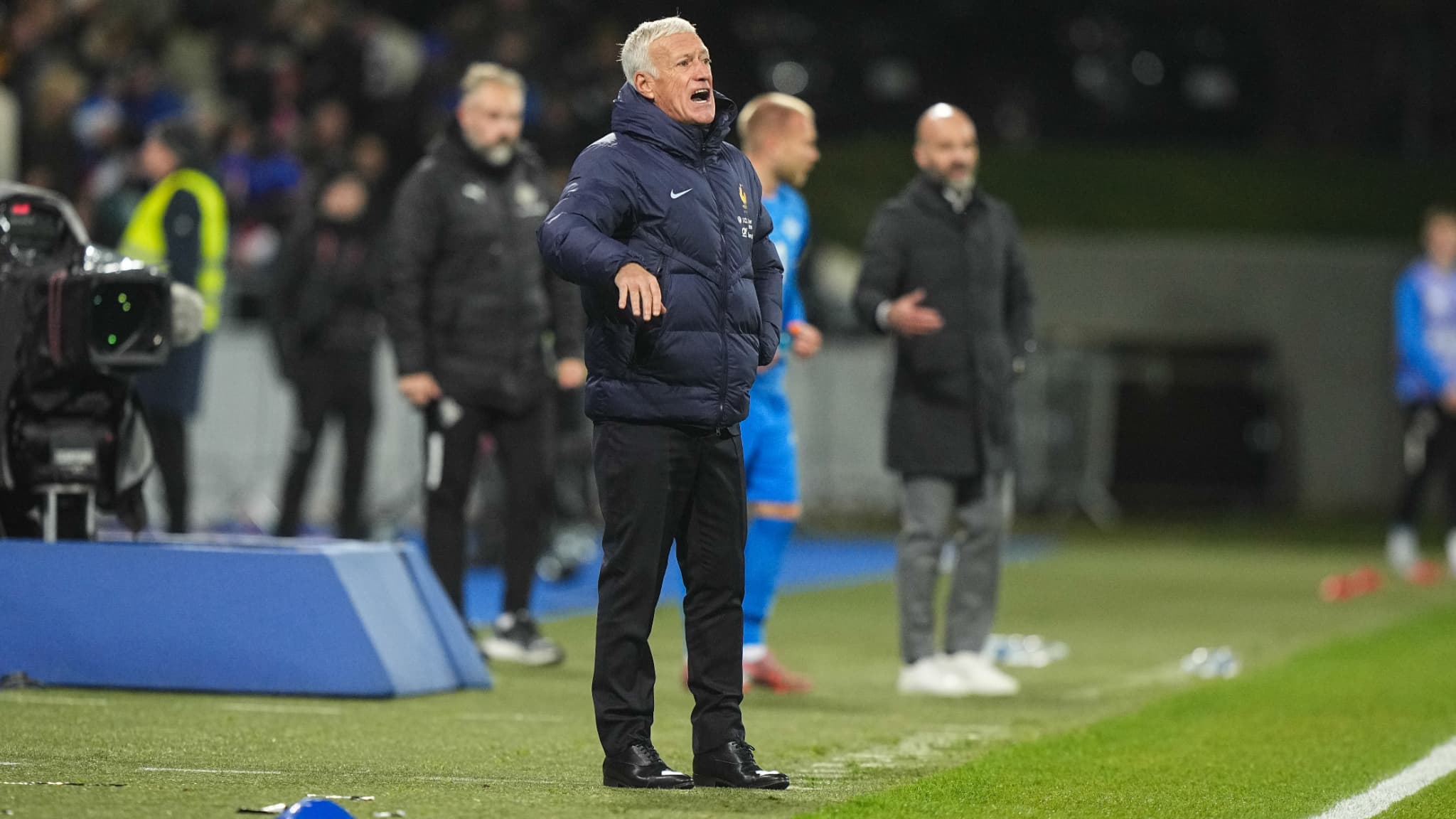 "PARFOIS, LE KARMA EST BON": LE SÉLECTIONNEUR DE L'ISLANDE SE PAYE DESCHAMPS APRÈS SA CONTESTATION CONTRE L'ARBITRAGE