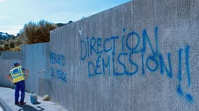 Les tags anti-direction sur les murs de la Commanderie