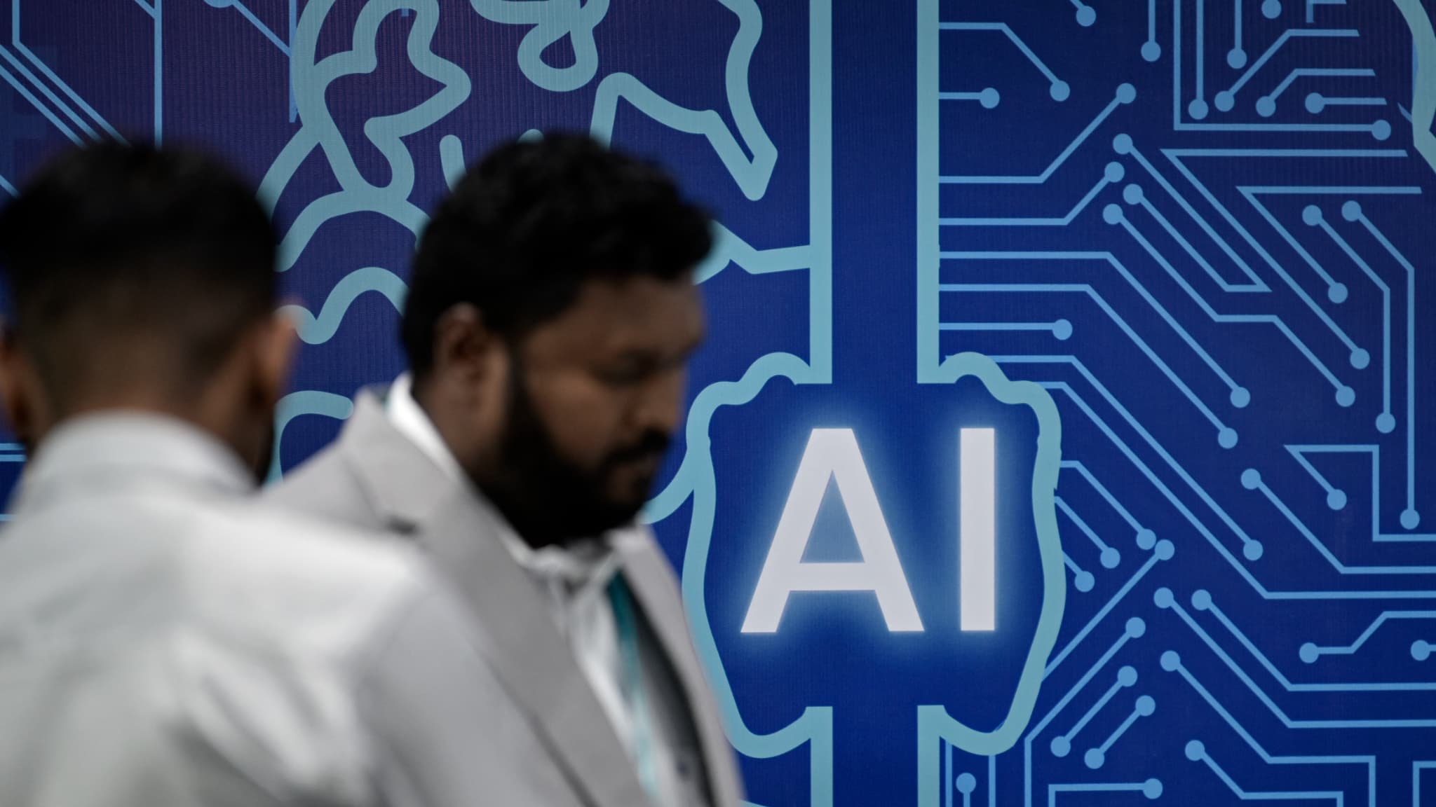 Les géants de la tech vont y investir 68 milliards de dollars d'ici 2030: l'Inde ouvre son sommet mondial sur l'IA avec des chefs d'Etat et des dirigeants d'entreprise dont les patrons d'Alphabet et d'OpenAI