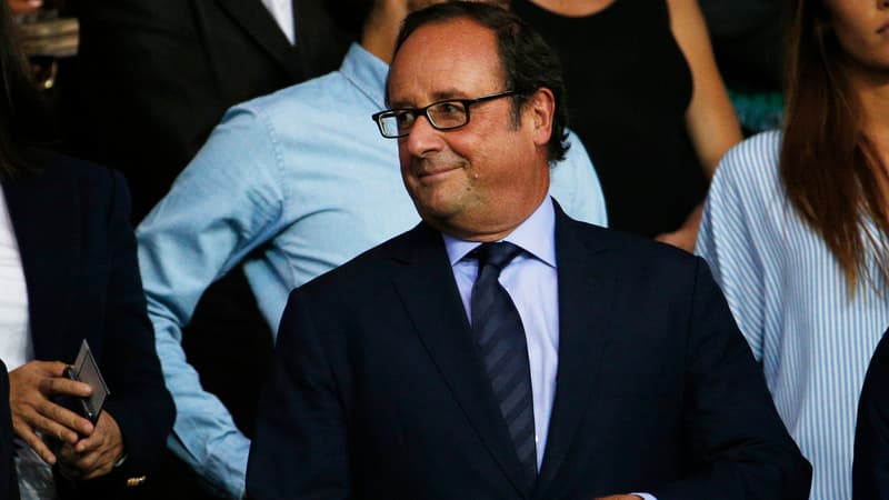François Hollande, le 25 août 2017, au Parc des Princes.