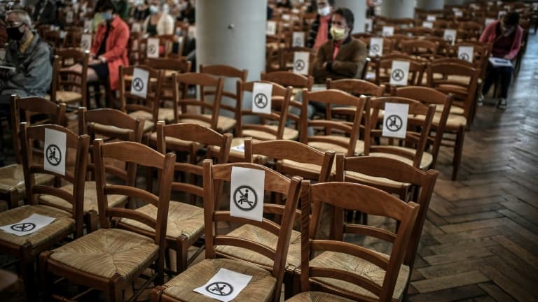 Une messe célébrée le 23 mai 2020 en l'église Saint Jean-Baptiste de Neuilly-sur-Seine dans les Hauts-de-Seine