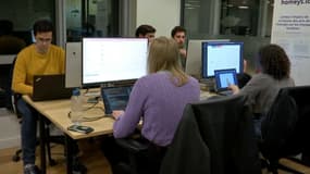 Des Français au travail.