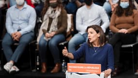La candidate socialiste à la présidentielle Anne Hidalgo lors de son premier meeting à Lille ce samedi 23 octobre