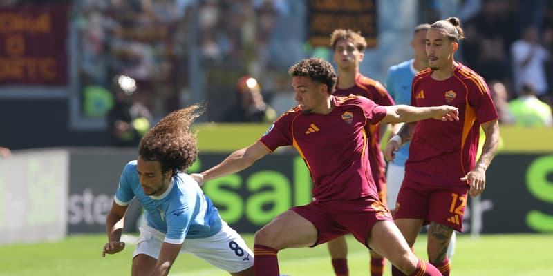 Mattéo Guendouzi simule lors du derby entre la Roma et la Lazio, le 21 septembre 2025.