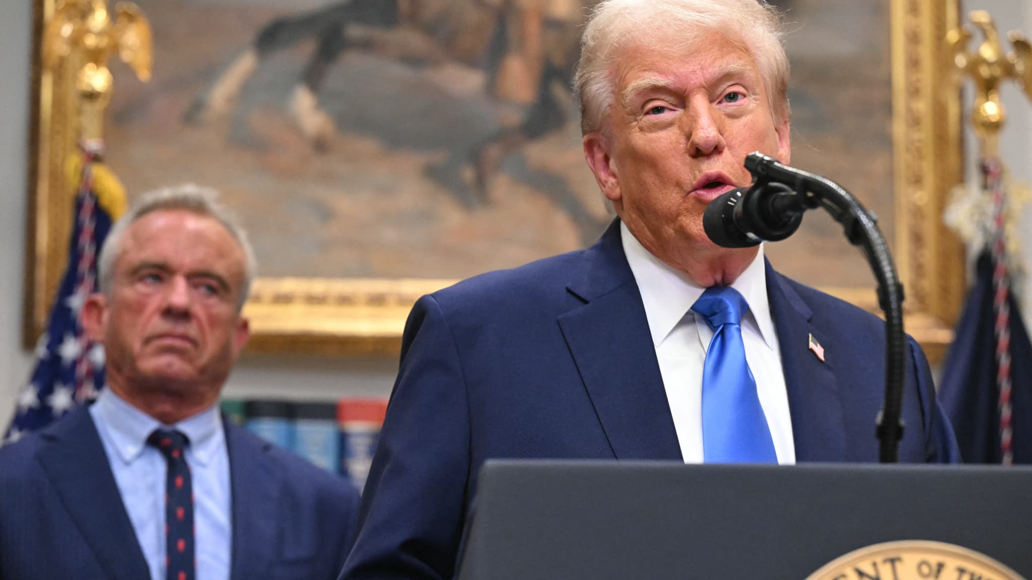 DONALD TRUMP FAIT UN LIEN ENTRE AUTISME ET PARACÉTAMOL DURANT LA GROSSESSE, MALGRÉ L'ABSENCE DE PREUVES SCIENTIFIQUES