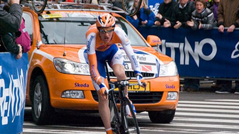 Weening de la Rabobank a chipé le maillot rose à Millar