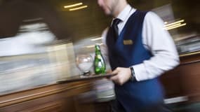 Le 1er mai, tous les salariés qui travaillent sont payés double, notamment les serveurs des restaurants. (Photo d'illustration)