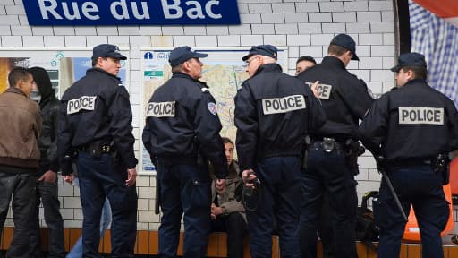 Un plan spécifique a été mis en place en mars, pour lutter contre les cambriolages et vols à la tire dans les transports, basé notamment sur la vidéo et la présence accrue de policiers sur le terrain.