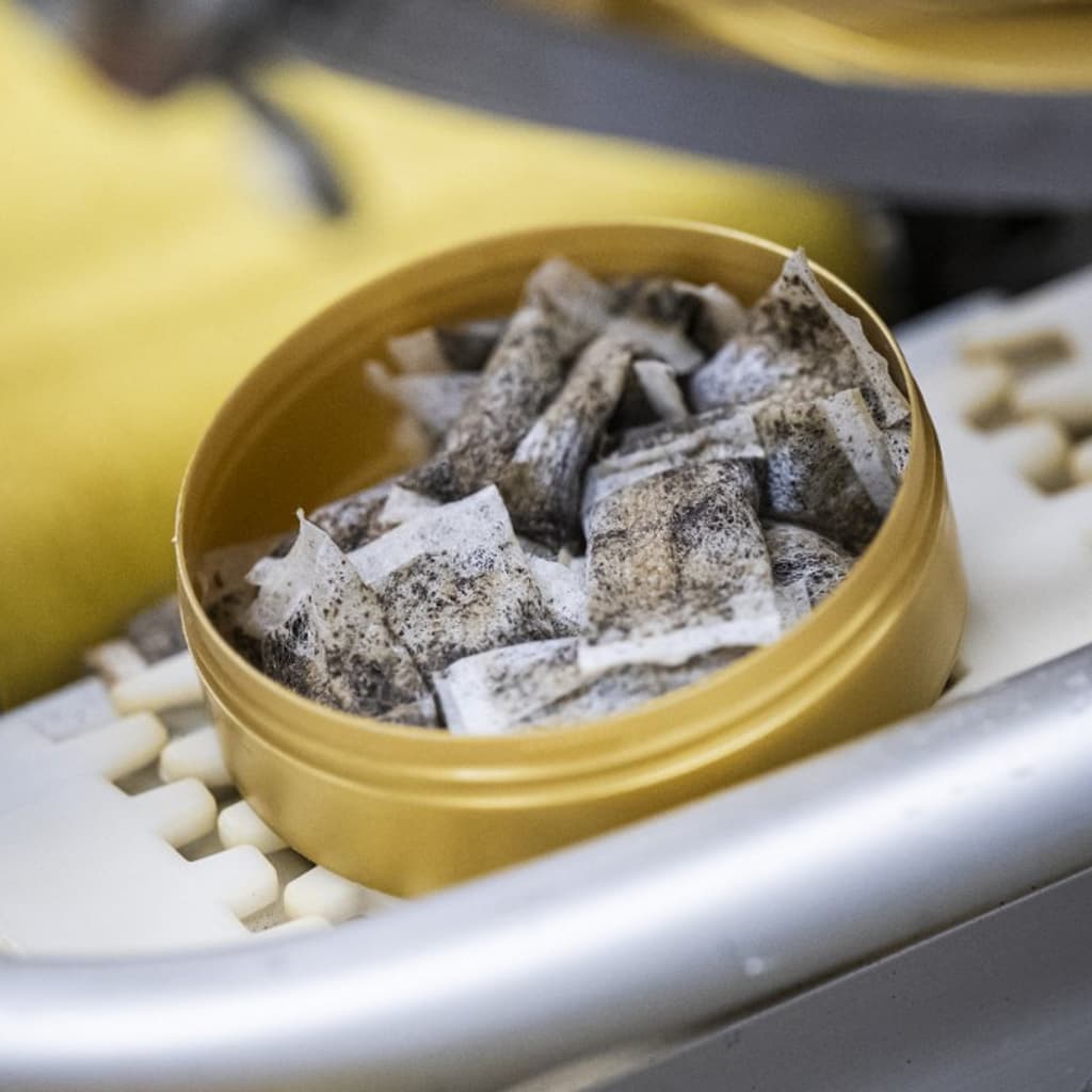 "Des produits catastrophiques": les perles, snus et autres sachets de  nicotine pour les jeunes inquitent