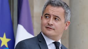 Le ministre français de la Justice, Gérald Darmanin, quitte le conseil des ministres au palais présidentiel de l'Élysée à Paris, le 16 avril 2025.