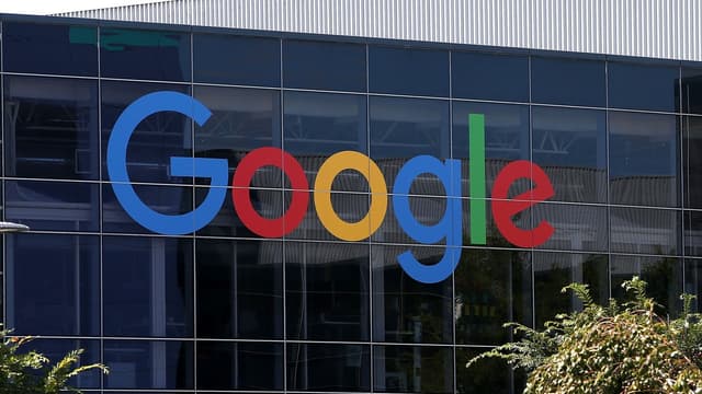 Google devient une filiale à 100% d'Alphabet, dirigée par ses co-fondateurs Larry Page and Sergey Brin.