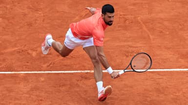 Novak Djokovic en difficulté lors du tournoi de Monte-Carlo contre Alejandro Tabilo, le 9 avril 2025