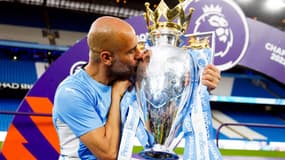 Pep Guardiola après le trophée de Premier League (22/05/)
