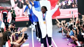 La judoka Clarisse Agbegnenou sacrée en individuel et par équipes est saluée à son retour de Tokyo, le 2 août 2021 à Paris