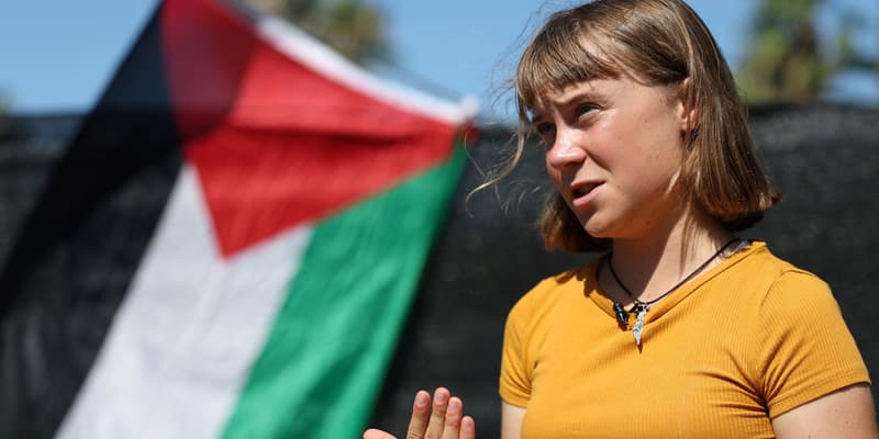  Greta Thunberg à Barcelone le 30 août 2025 alors qu'elle s'apprête à partir en direction de Gaza. 