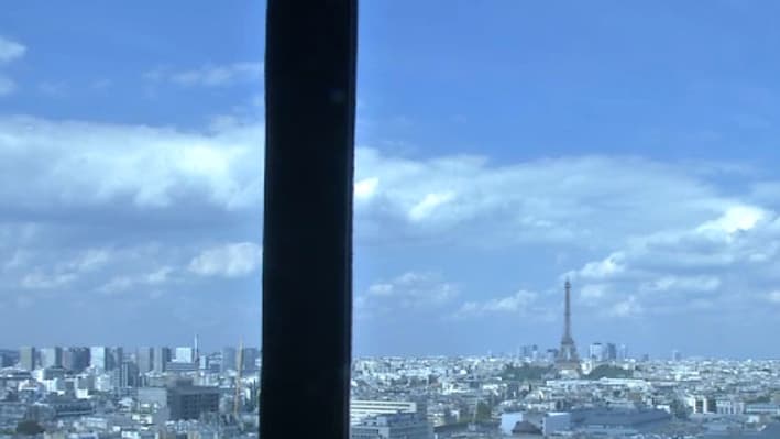 Vue sur Paris depuis le futur QG d'Emmanuel Macron. Vue sur Paris depuis le futur QG d'Emmanuel Macron.