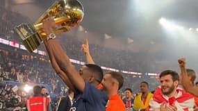 Ousmane Dembélé fête le titre de champion de France du PSG le 17 mai 2025