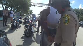 Tyreek Hill lors de son arrestation à Miami