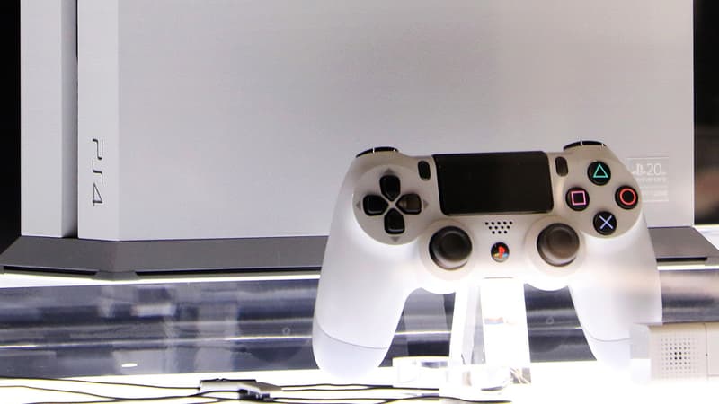 Une console PlayStation 4 exposée à Tokyo le 4 décembre 2014.