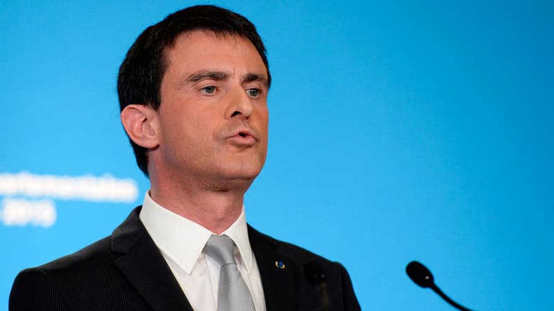 Manuel Valls, à l'issue le premier tour des départementales dimanche