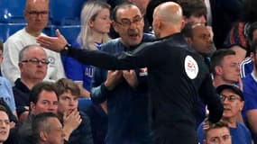 L'entraîneur italien de Chelsea Maurizio Sarri a été expulsé lundi soir face à Burnley.