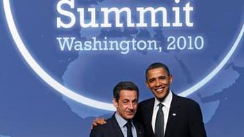 En marge du sommet de Washington sur la prévention du terrorisme nucléaire, Nicolas Sarkozy a réaffirmé lundi qu'il déciderait en 2011, "quelque part à la fin de l'été" ou au "début de l'automne", s'il briguerait un second mandat lors de l'élection présid