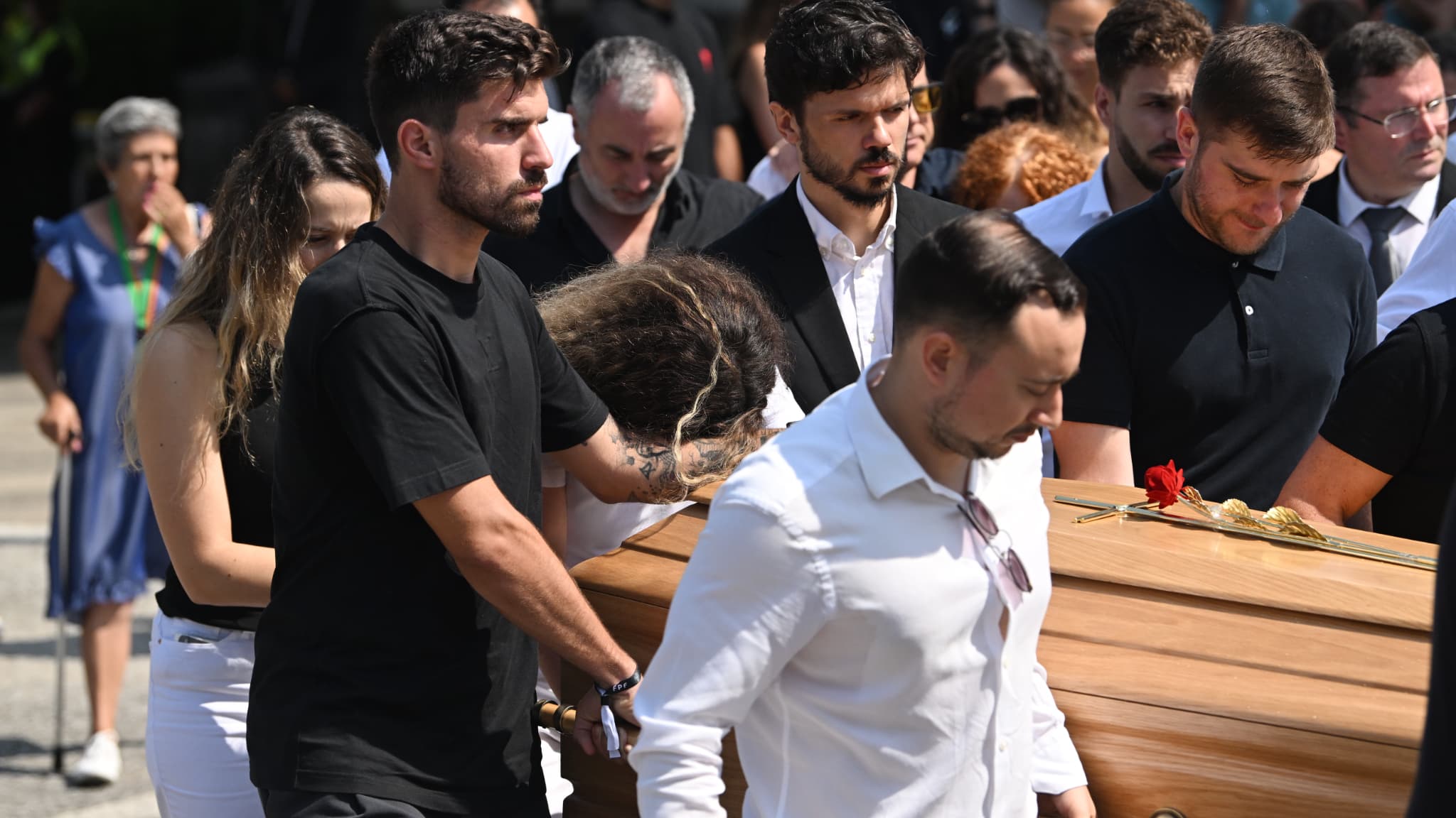 Le cercueil de Diogo Jota après la cérémonie religieuse lors de ses funérailles, le 5 juillet 2025 au Portugal Le cercueil de Diogo Jota après la cérémonie religieuse lors de ses funérailles, le 5 juillet 2025 au Portugal