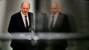 Le chancelier allemand Olaf Scholz s'exprime devant le Bundestag (chambre basse du parlement), le 23 mars à Berlin 