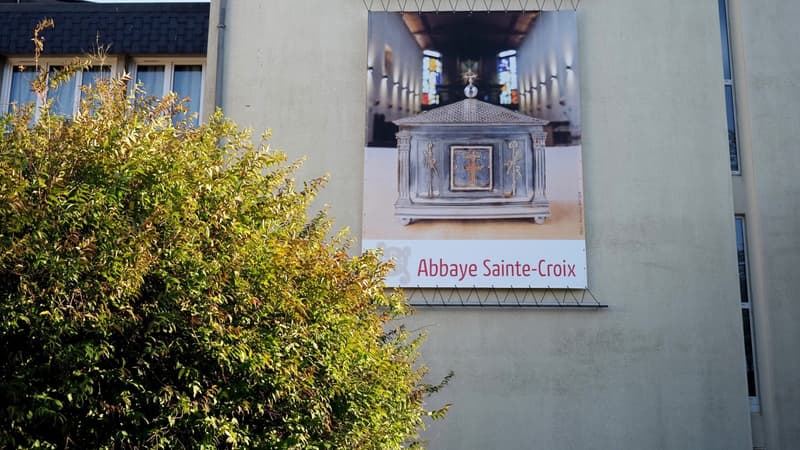 Photo d'un pan de l'Abbaye Sainte-Croix, à Saint Benoit, près de Poitiers, où étaient réalisés certains essais cliniques