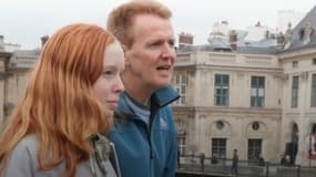 Deux touristes néerlandais présents au Louvre lors du cambriolage du musée témoignent à BFMTV, le 19 octobre 2025.