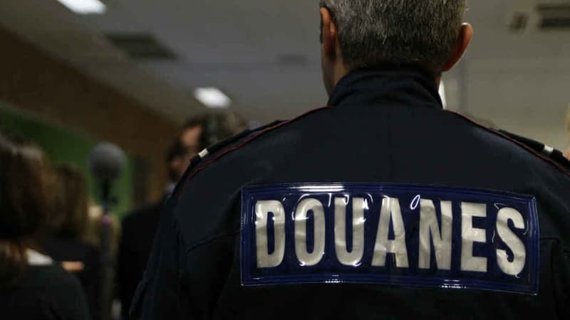 Un agent des douanes