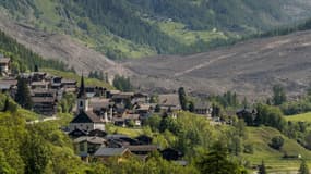 Le village de Wilter après l'effondrement du glacier de Birch qui a englouti la commune de Blatten
