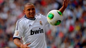A 44 ans, Roberto Carlos sait encore frapper. Demandez à ses adversaires