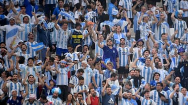 Les supporters argentins au stade de Lusail avant la finale de la Coupe du monde, le 18 décembre 2022.