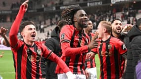 Evann Guessand célèbre la victoire de Nice face à Marseille (2-0, Ligue 1), le 26 janvier 2025
