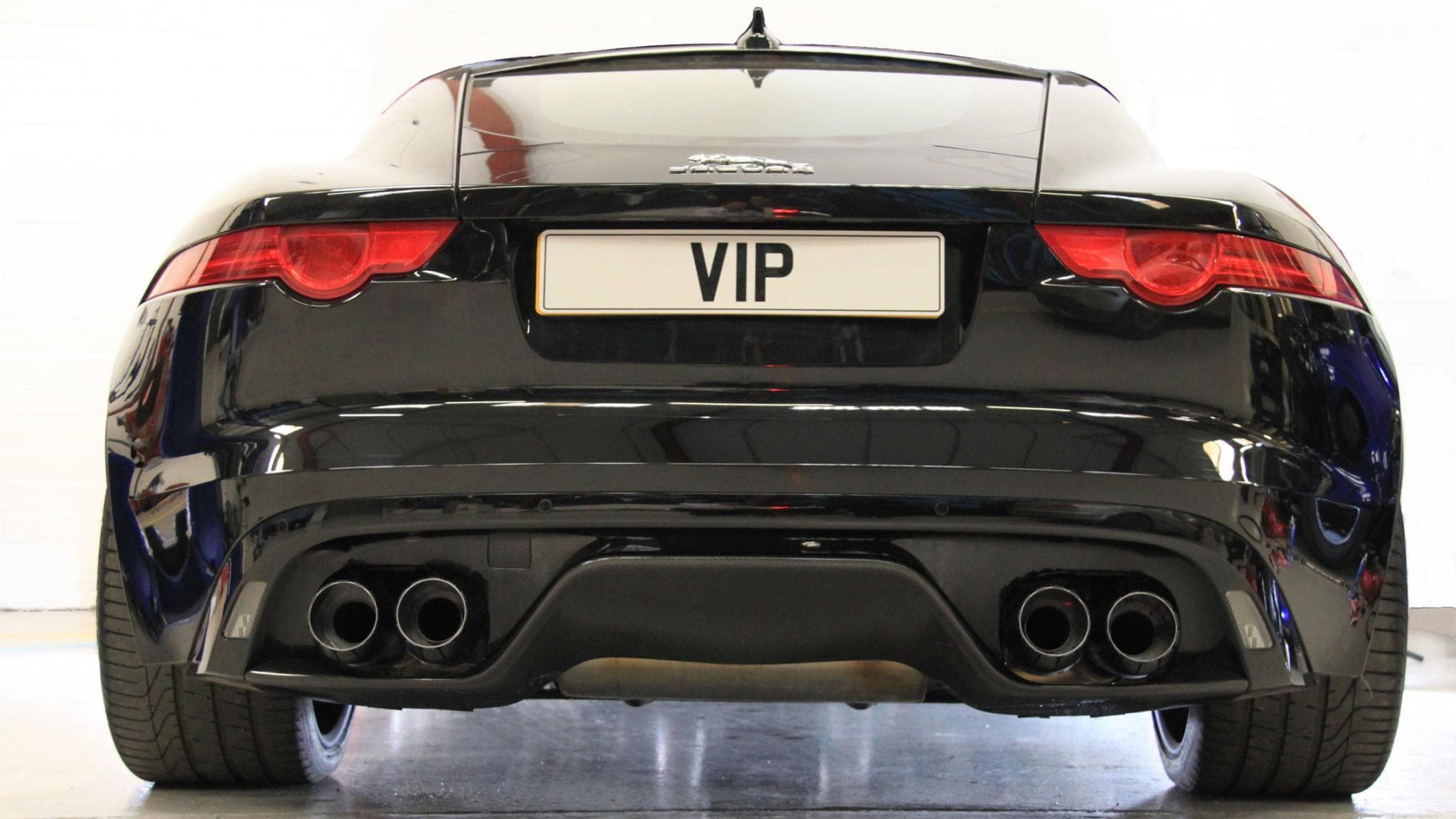 Pour le prix d'une Volkswagen Golf ou d'une Audi A1, le propriétaire d'une Jaguar F-Type peut s'offrir ce pack "Project Predator". Pour le prix d'une Volkswagen Golf ou d'une Audi A1, le propriétaire d'une Jaguar F-Type peut s'offrir ce pack "Project Predator".