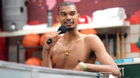 Victor Wembanyama dans une baignoire le 21 juin 2025