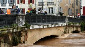 Une rivière en crue à Bayonne, le 10 décembre 2021