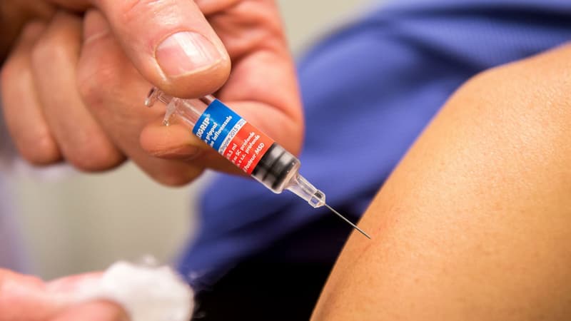 Un vaccin ne sera pas disponible avant "mi-2021" a prévenu Edouard Philippe. - AFP