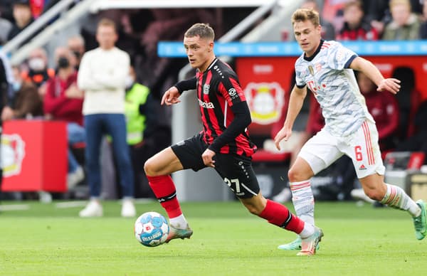 Florian Wirtz avec Leverkusen face au Bayern Munich Florian Wirtz avec Leverkusen face au Bayern Munich