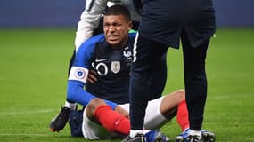 Mbappé blessé à l'épaule droite
