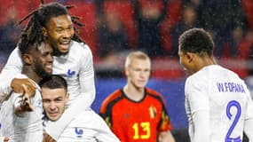 Khephren Thuram et Wesley Fofana célèbrent un but avec les Espoirs en 2022