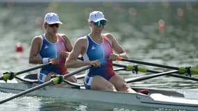 Les avironeuses françaises Emma Lunatti et Elodie Ravera-Scaramozzino à Vaires-sur-Marnes, dans la région parisienne, le 30 juillet 2024 