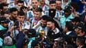 Sergio Agüero, Lionel Messi et les Argentins après leur victoire en finale de la Coupe du monde, le 18 décembre 2022.