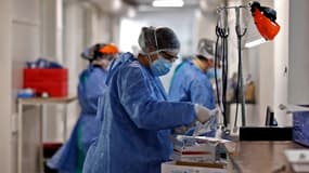 Une soignante à l'hôpital de Córdoba en Argentine le 6 juillet 2021.