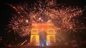Revivez en intégralité le spectacle exceptionnel sur les Champs-Élysées pour le passage à l’année 2020