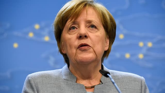 Angela Merkel affiche sa préférence pour Emmanuel Macron.