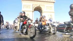 Hommage à Johnny Hallyday: 700 bikers ont défilé sur les Champs-Elysées